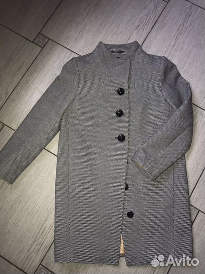 Пальто демисезонное 42