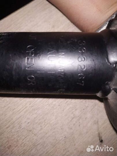 Амортизатор KYB передний левый газовый Mazda Demio