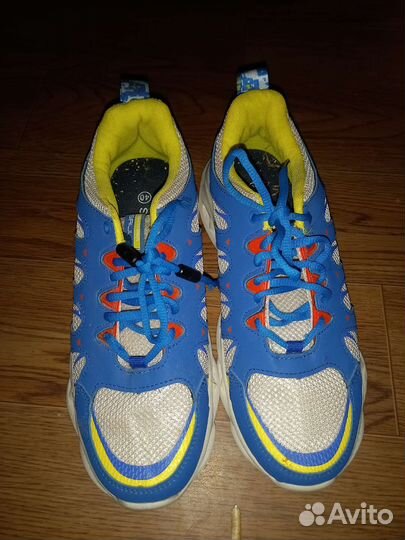 Кроссовки новые