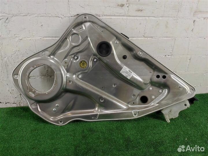 Стеклоподъемник задний правый Mercedes Benz E-cla