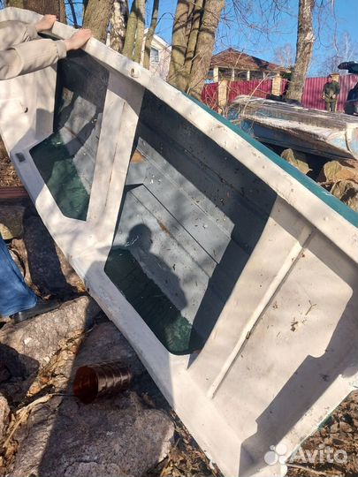 Лодка лилия