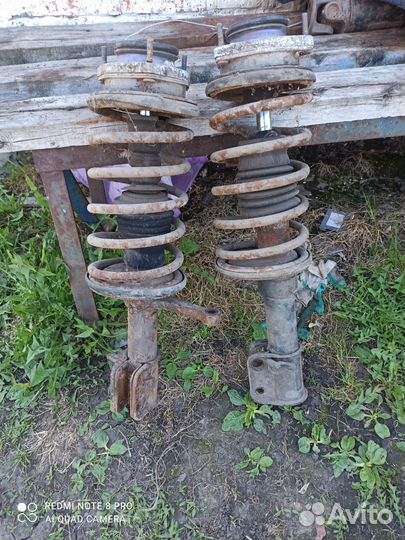 Передние стойки ваз 2110