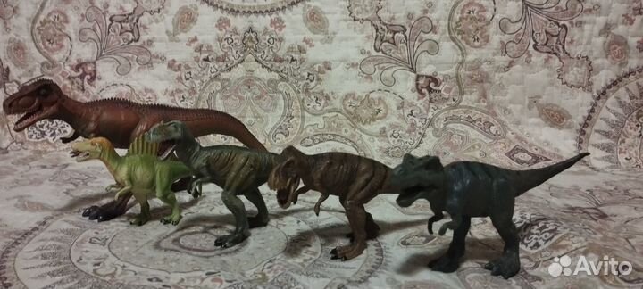 Динозавры игрушки
