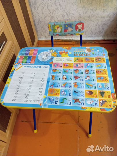 Детский стол и стул