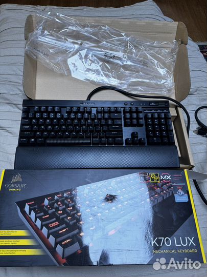 Игровая клавиатура Corsair K70 LUX