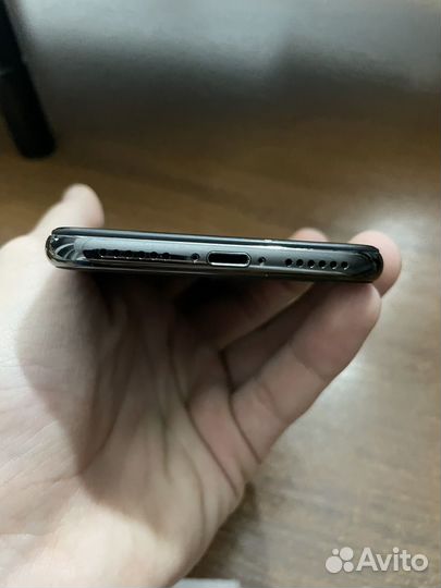 iPhone X, 64 ГБ