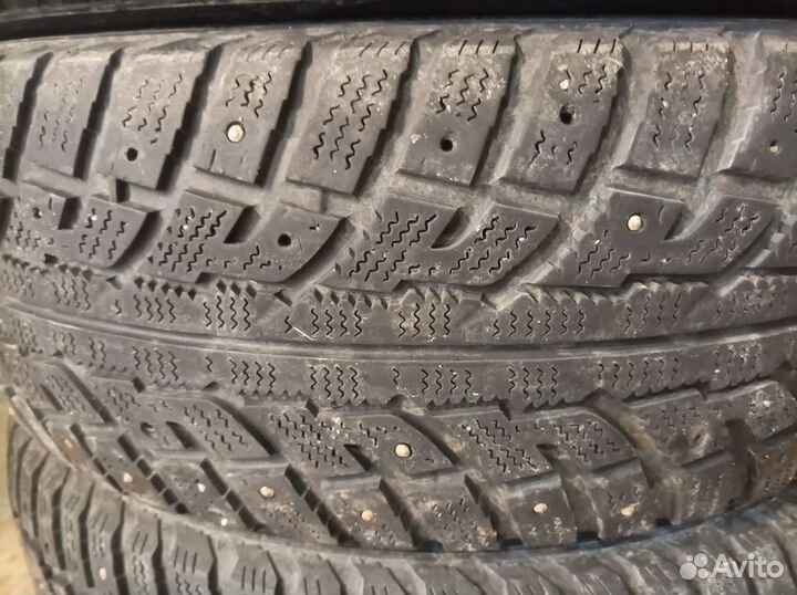 Kumho I'Zen Stud Snow KW11 245/70 R16