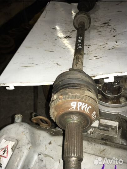 Полуось правая Toyota Yaris Тойота Ярис