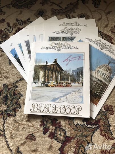 Автограф космонавта Зудова на альбоме с открытками