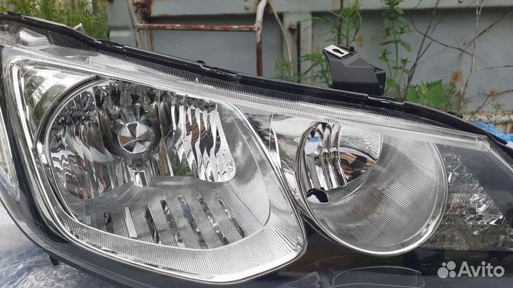 Фара правая фара левая Honda civic 8 4d 2006