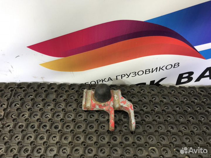 384973 Кронштейн амортизатора правый