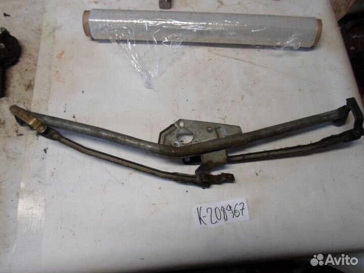 Трапеция стеклоочистителей (Volkswagen Passat)