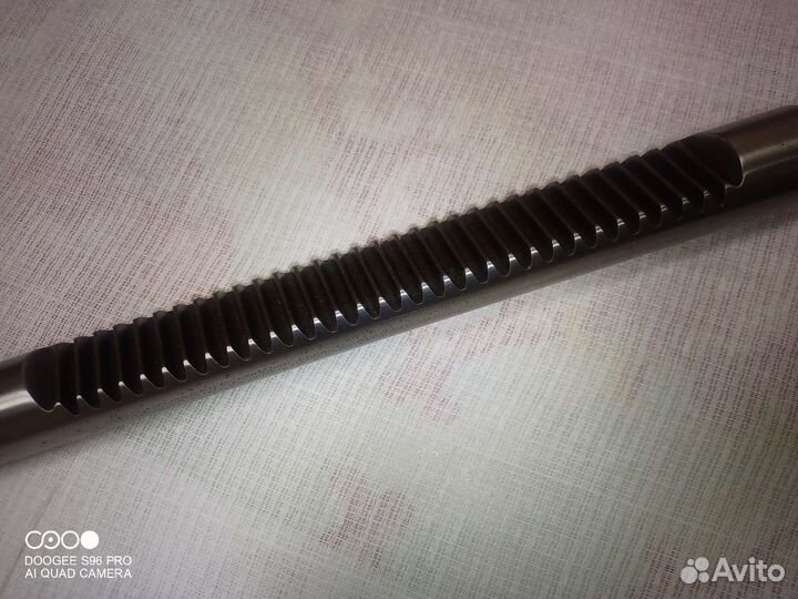 Вал рулевой рейки volkswagen Passat b6,cc