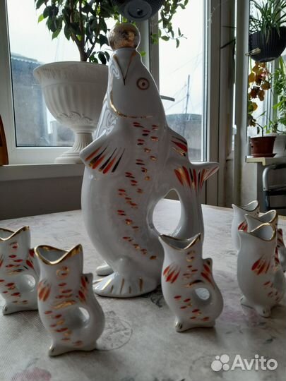 Графин и рюмки рыбки СССР белые