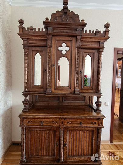 Старинный буфет