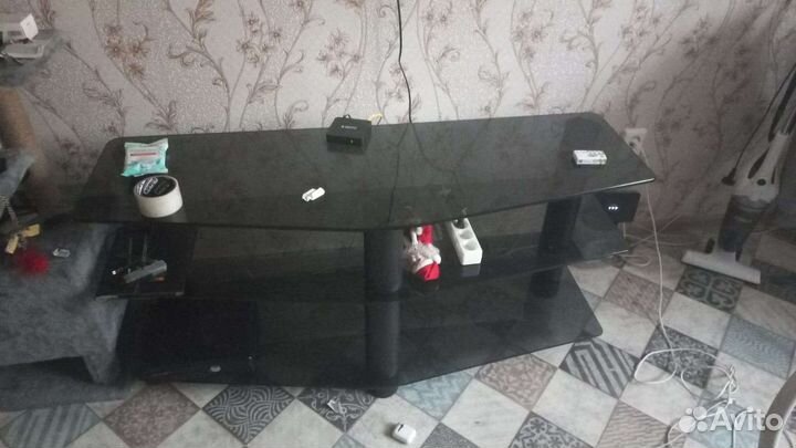 Тумбочка стеклянная