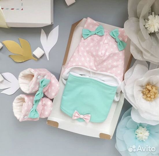 Комплект зимний шапка р-р 38-40, снуд, угги р-р 11