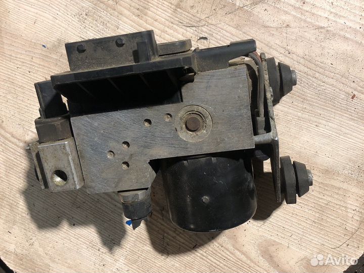 Мерседес 220 блок ABS