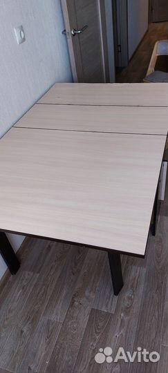 Стол книжка