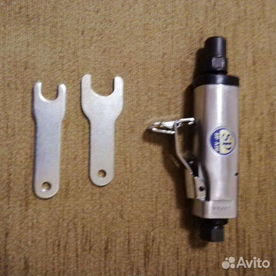 Японская пневмодрель для засверловки под шипы