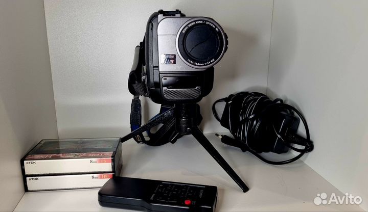 Видеокамера Sony CCD- TR511E 1998 года