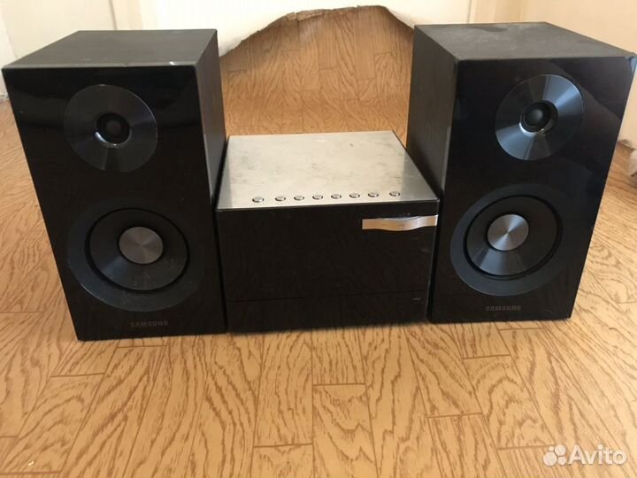 Музыкальный центр