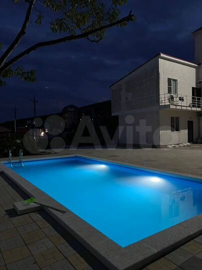 Дом 440 м² на участке 8 сот.