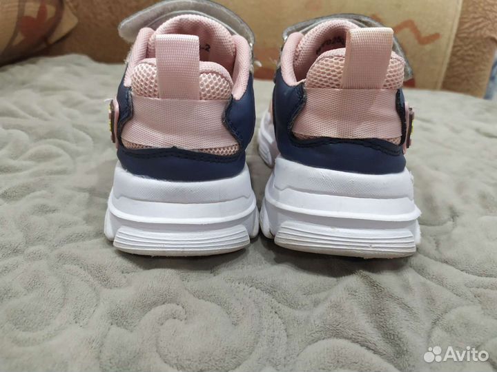 Кроссовки для девочки