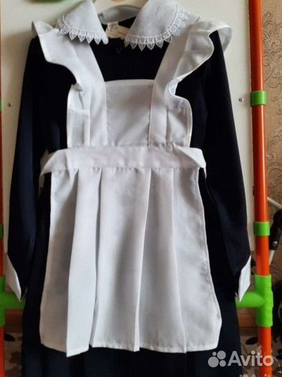 Белый школьный фартук