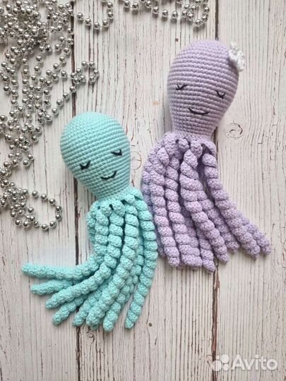 Вязаный осьминог ручная работа