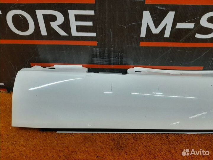 Накладка на порог левая Mercedes-Benz C-Class W203