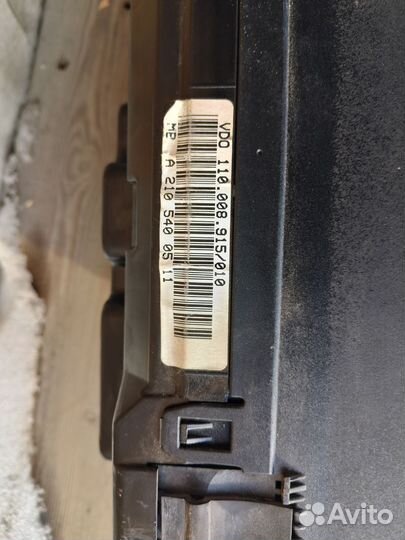 Щиток приборов Мерседес