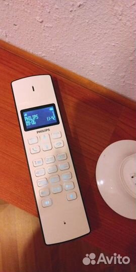 Телефон philips кнопочный