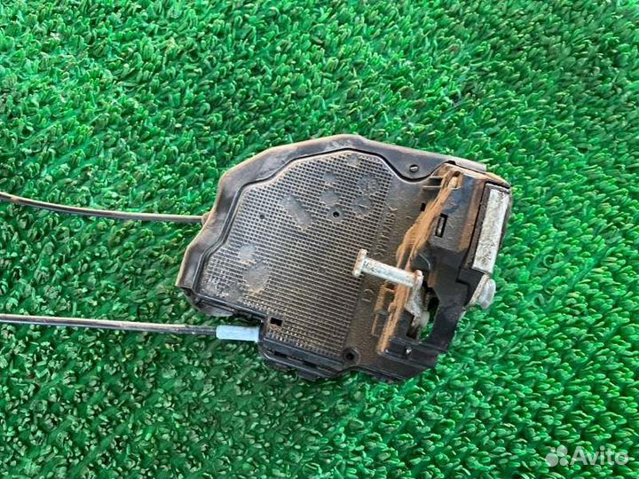 Замок двери лев. зад. Toyota Lx570, Land cruiser