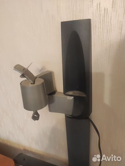 Настенное крепление для телевизора и электроники