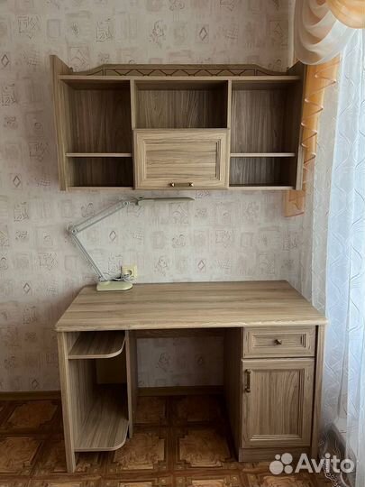 Письменный стол