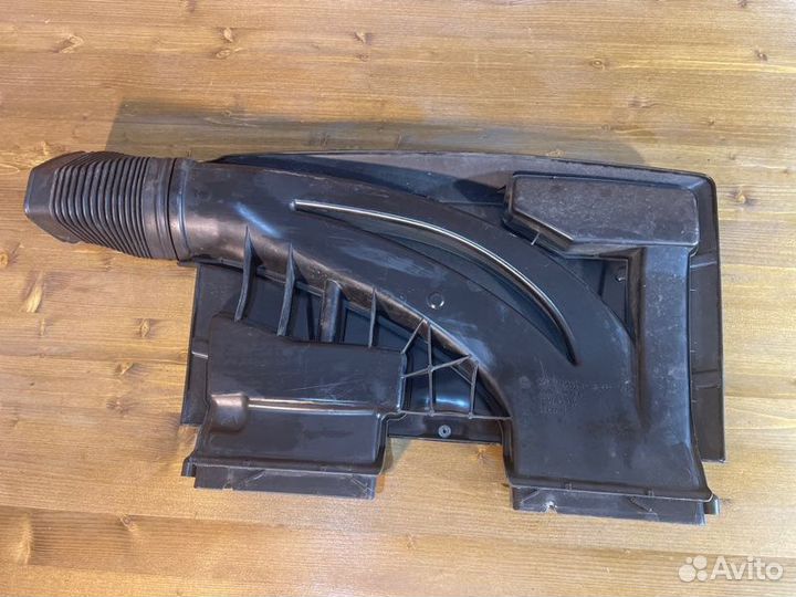 Воздухозаборник передний Bmw X1 E84 N46B20 2.0