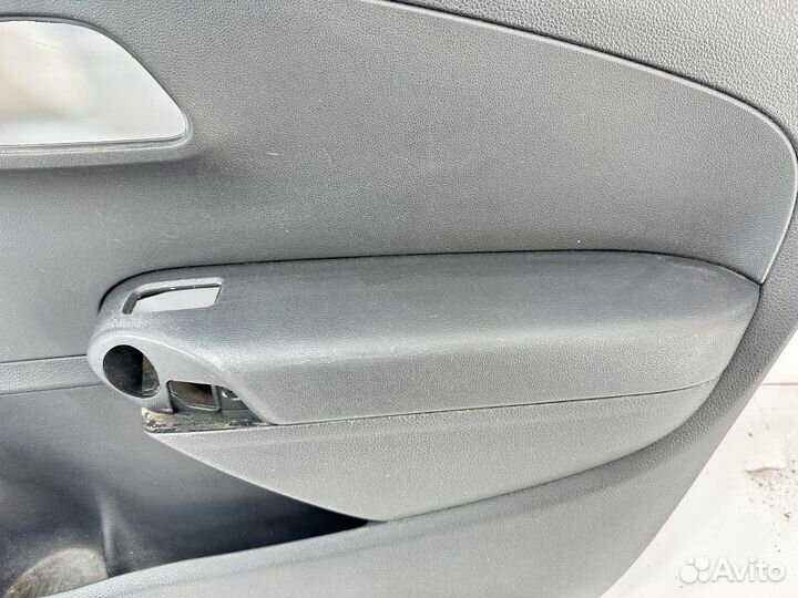 VW Polo 5 2019 Обшивка двери передняя правая