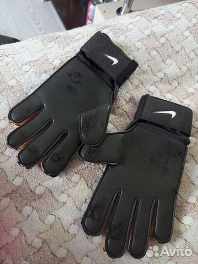 Вратарские перчатки Nike б/у