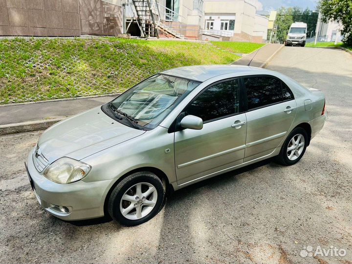 Toyota Corolla, 2004