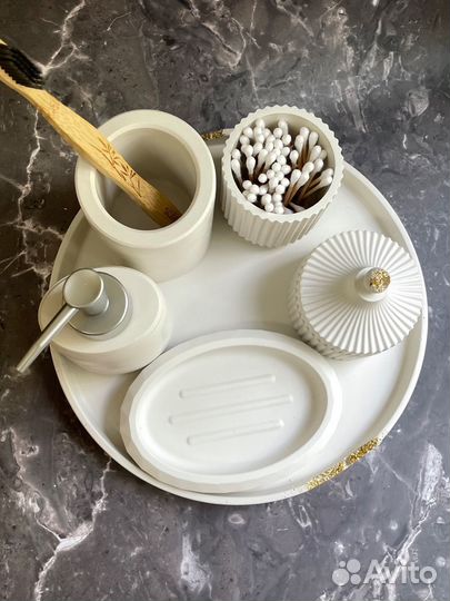 Набор для ванной: мыльница, шкатулка, стаканы