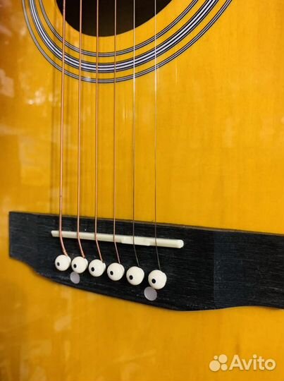 Акустическая гитара