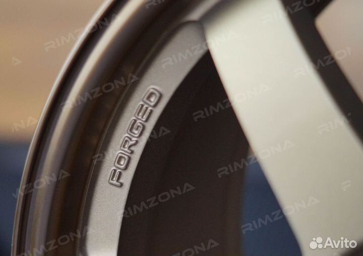 Литые диски R18 на Toyota