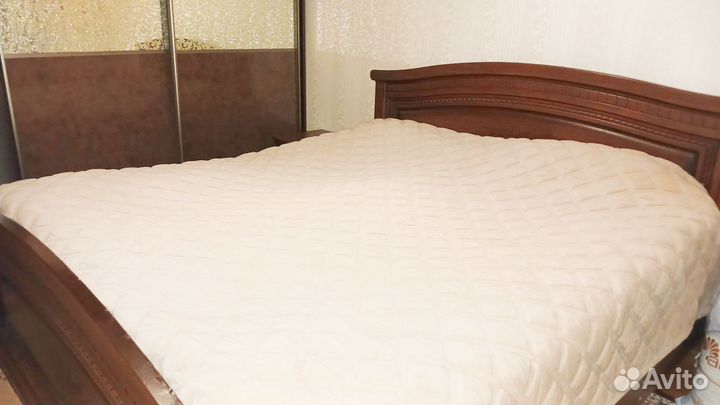 Кровать двухспальная с матрасом бу