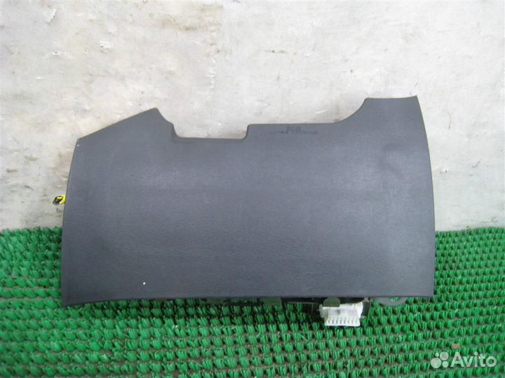 Подушка безопасности коленная Toyota Avensis T27