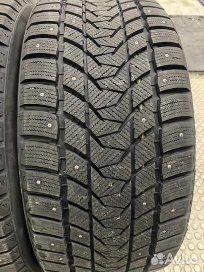 Tri Ace Snow White II 285/45 R21 109H