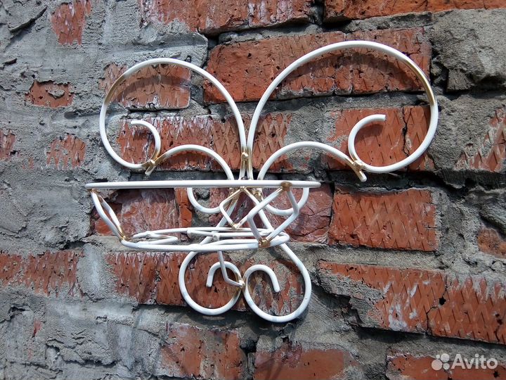 Подставка настенная под цветы