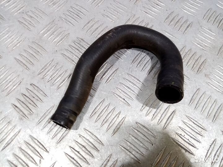 Б/У Патрубок системы охлаждения#001