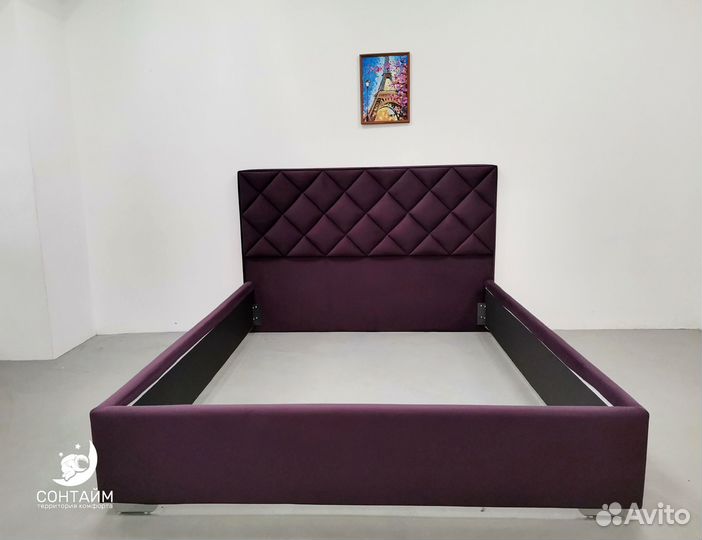 Кровать без матраса