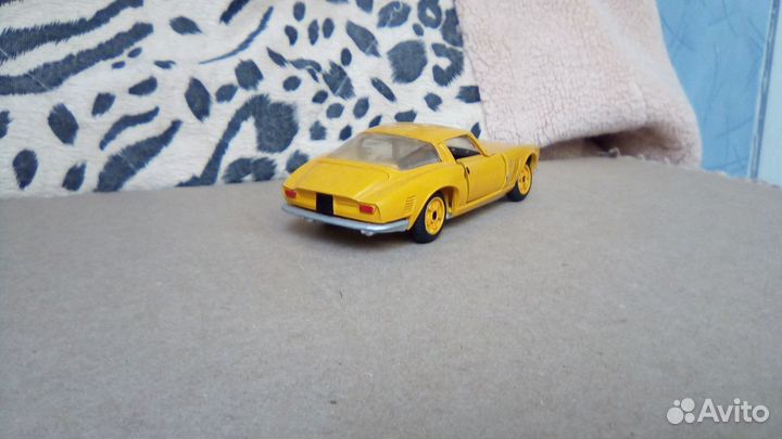 Iso Grifo 1:43